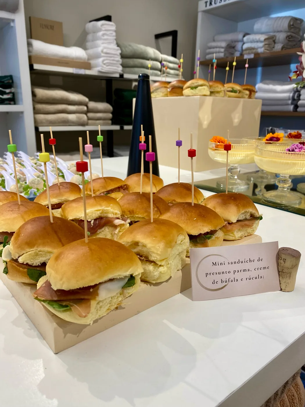 Finger foods no lançamento Trussardi em Sorocaba